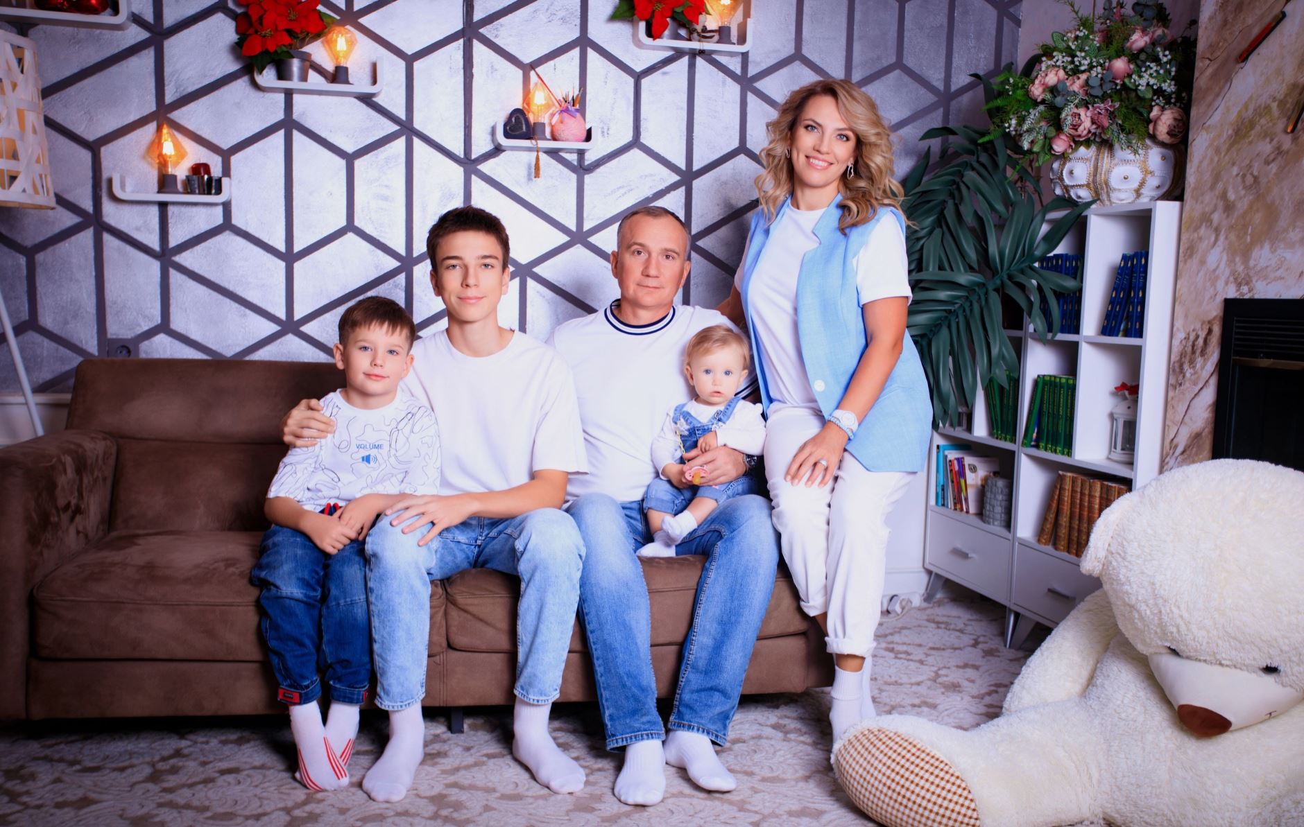 Семейная фотосессия в студии