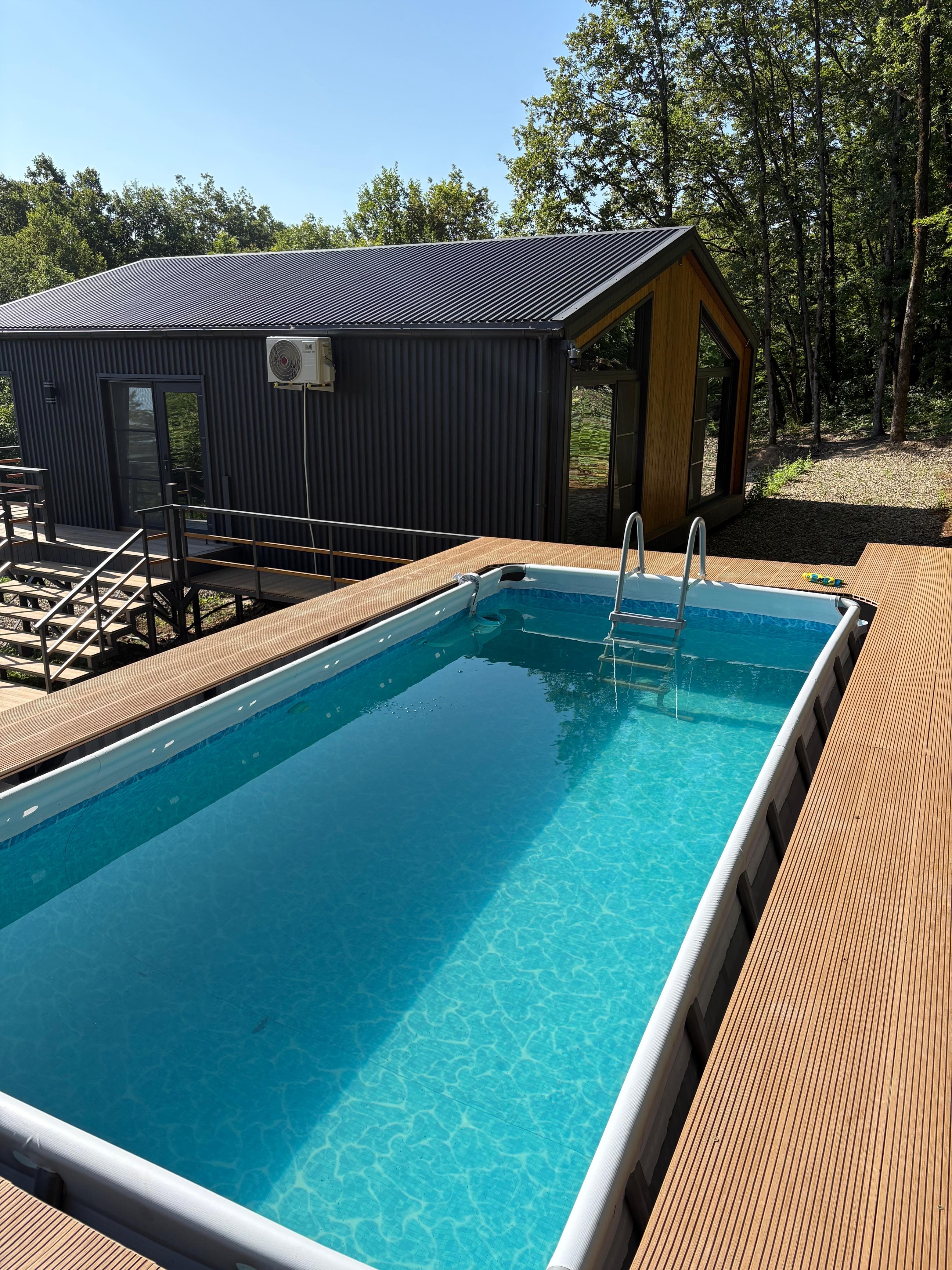 Отдых в барнхаусе с бассейном и джакузи