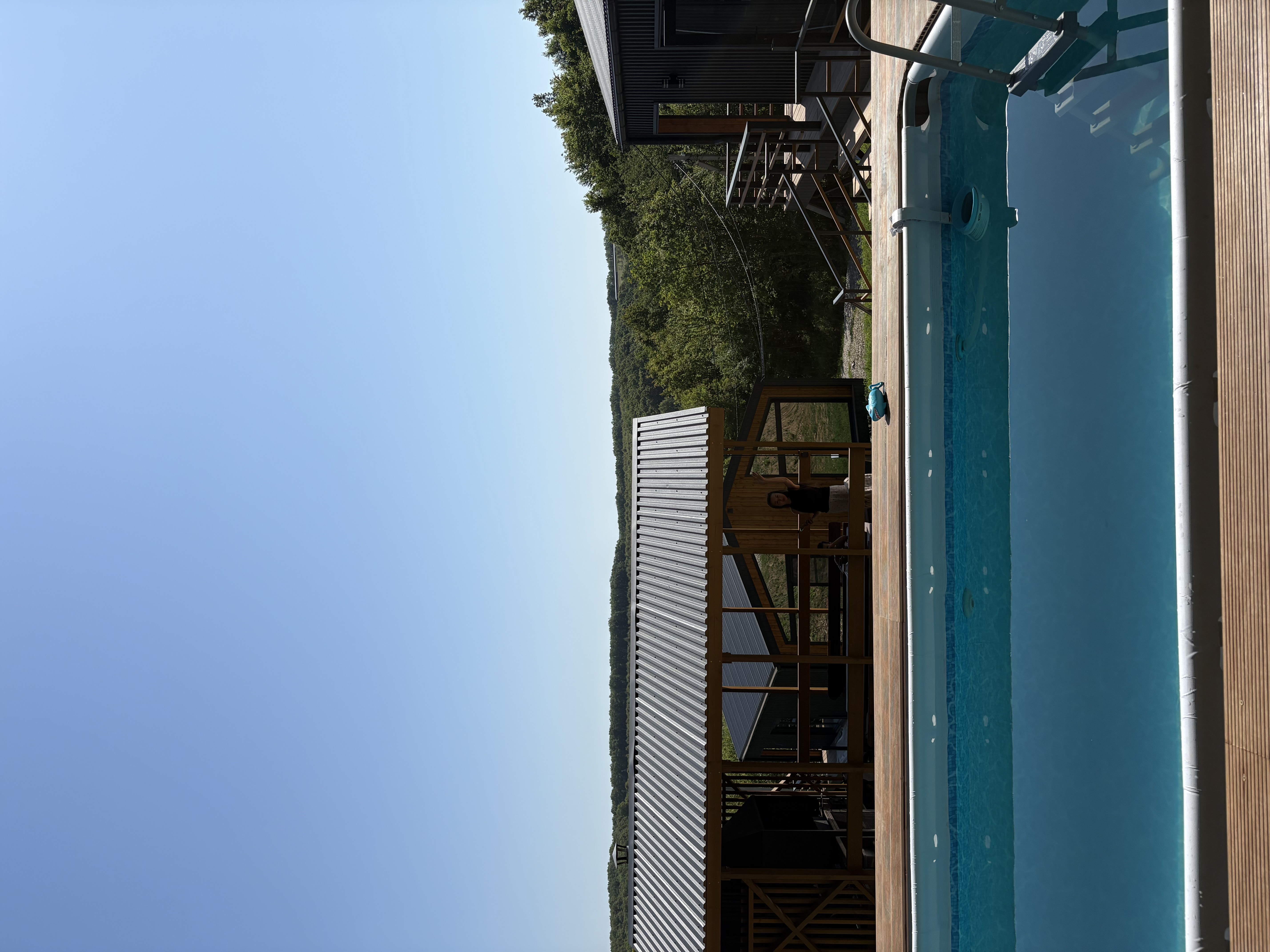 Отдых в барнхаусе с бассейном и джакузи