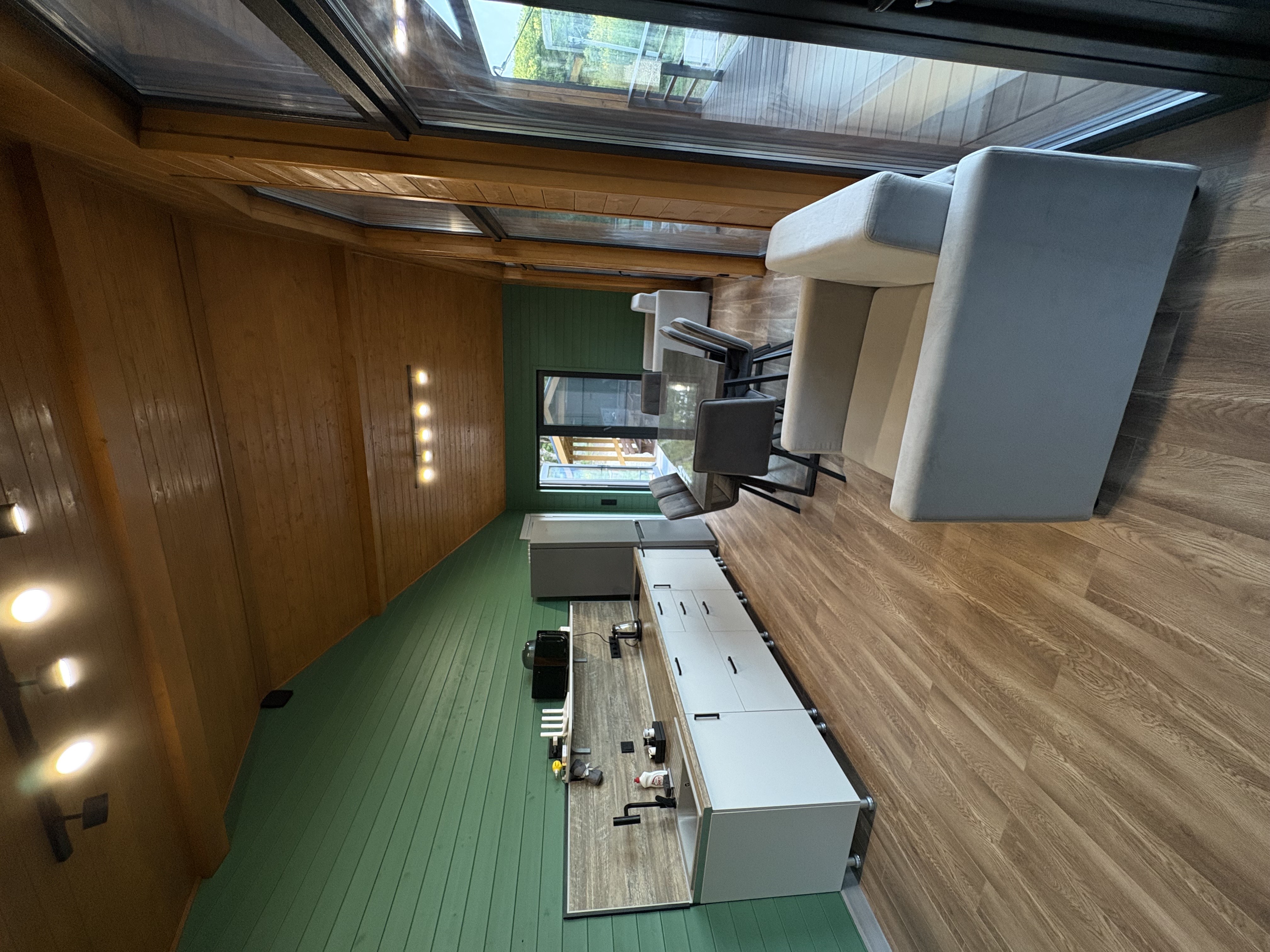 Отдых в барнхаусе с бассейном и джакузи