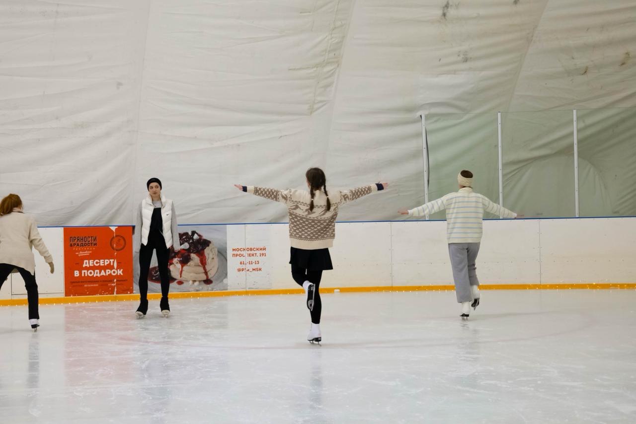 Тренировка по фигурному катанию для двоих