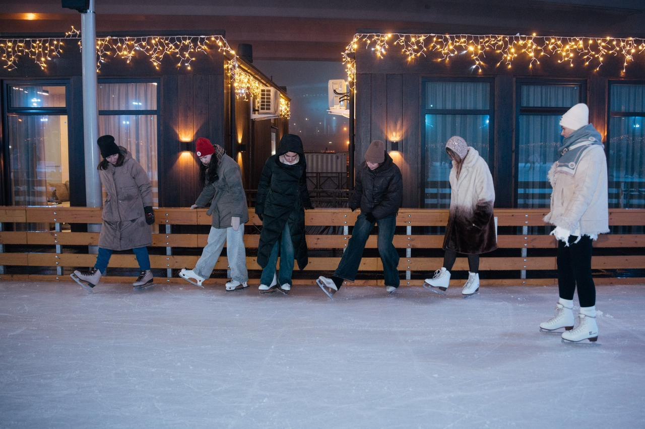 Мастер-класс по фигурному катанию для компании