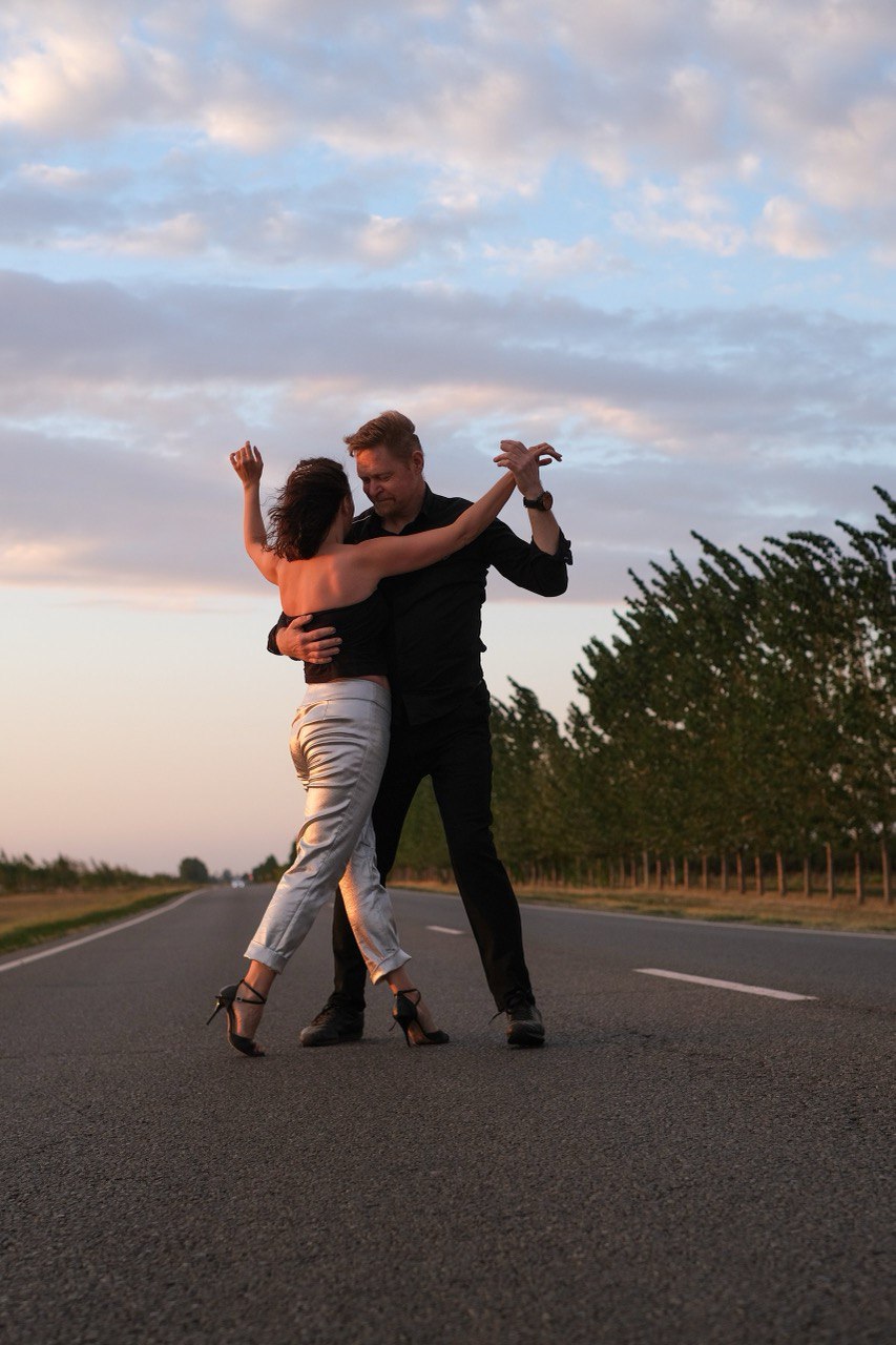 Индивидуальный урок танго для девушек